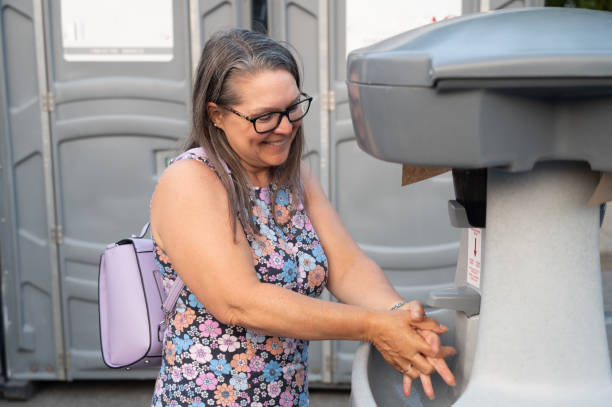 Best Luxury portable toilet rental  in Elleale, ND